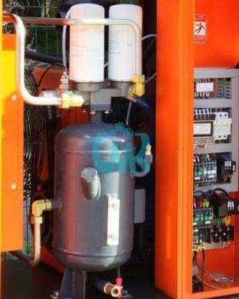 Винтовой электрический компрессор с ременным приводом ЗИФ-СВЭ-1,7/1,3 ШМ